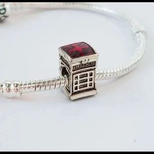 Pandora British telephone booth charm